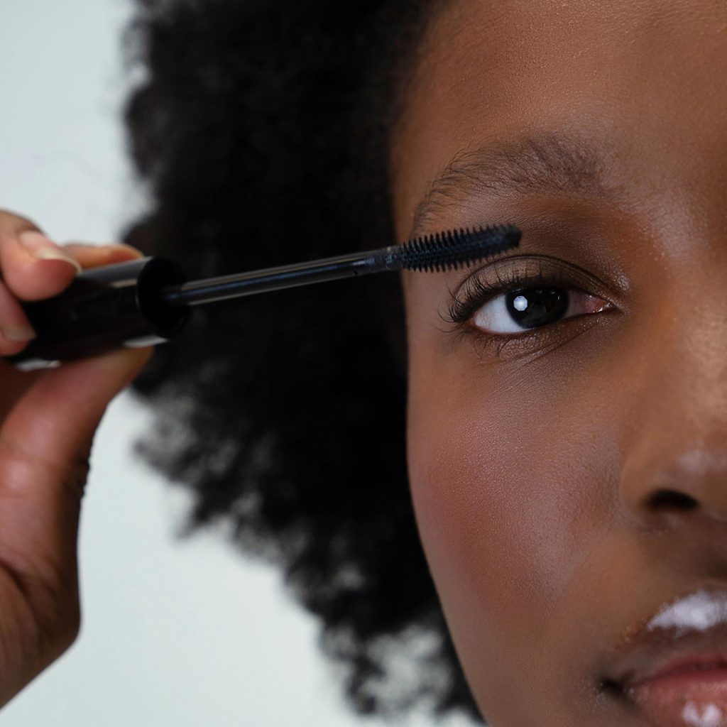 Unique Eyes – Volumen Mascara – Bild 2